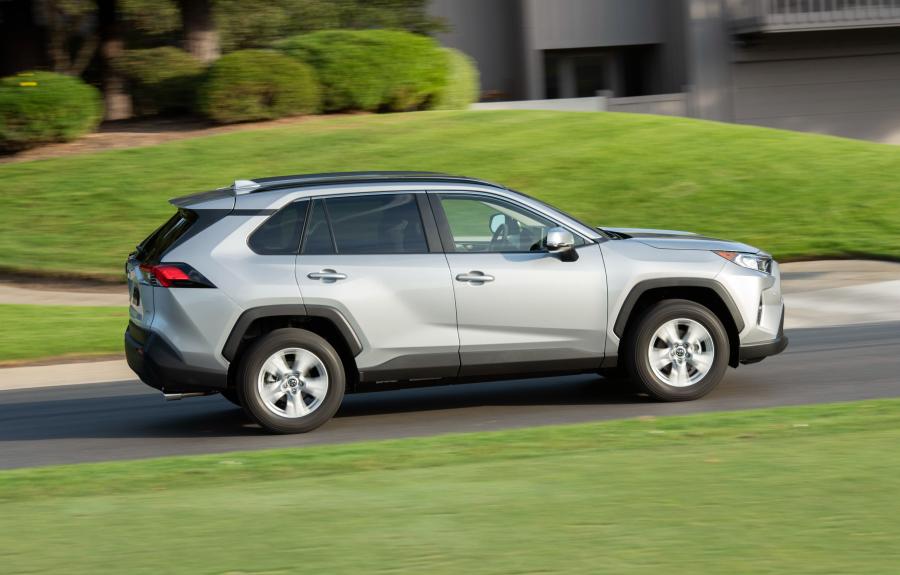  Toyota RAV4 XLE 2018 года  (NA) (фото 6 из 26)